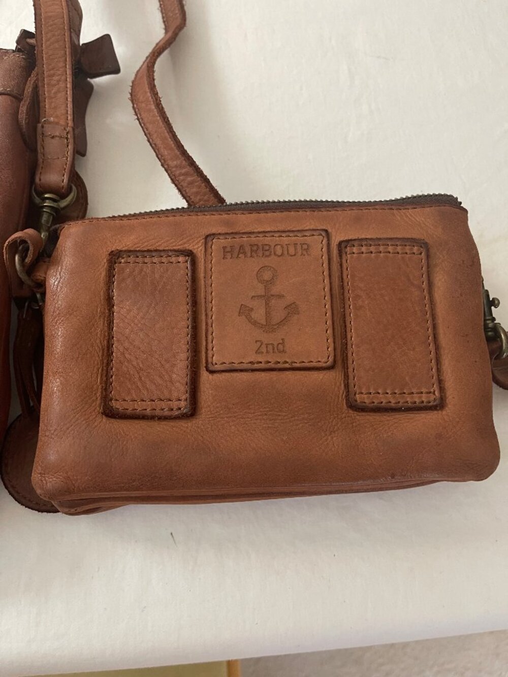 Harbour 2nd distressed leather crossbody bag and wallet set - Picture 5 of 12